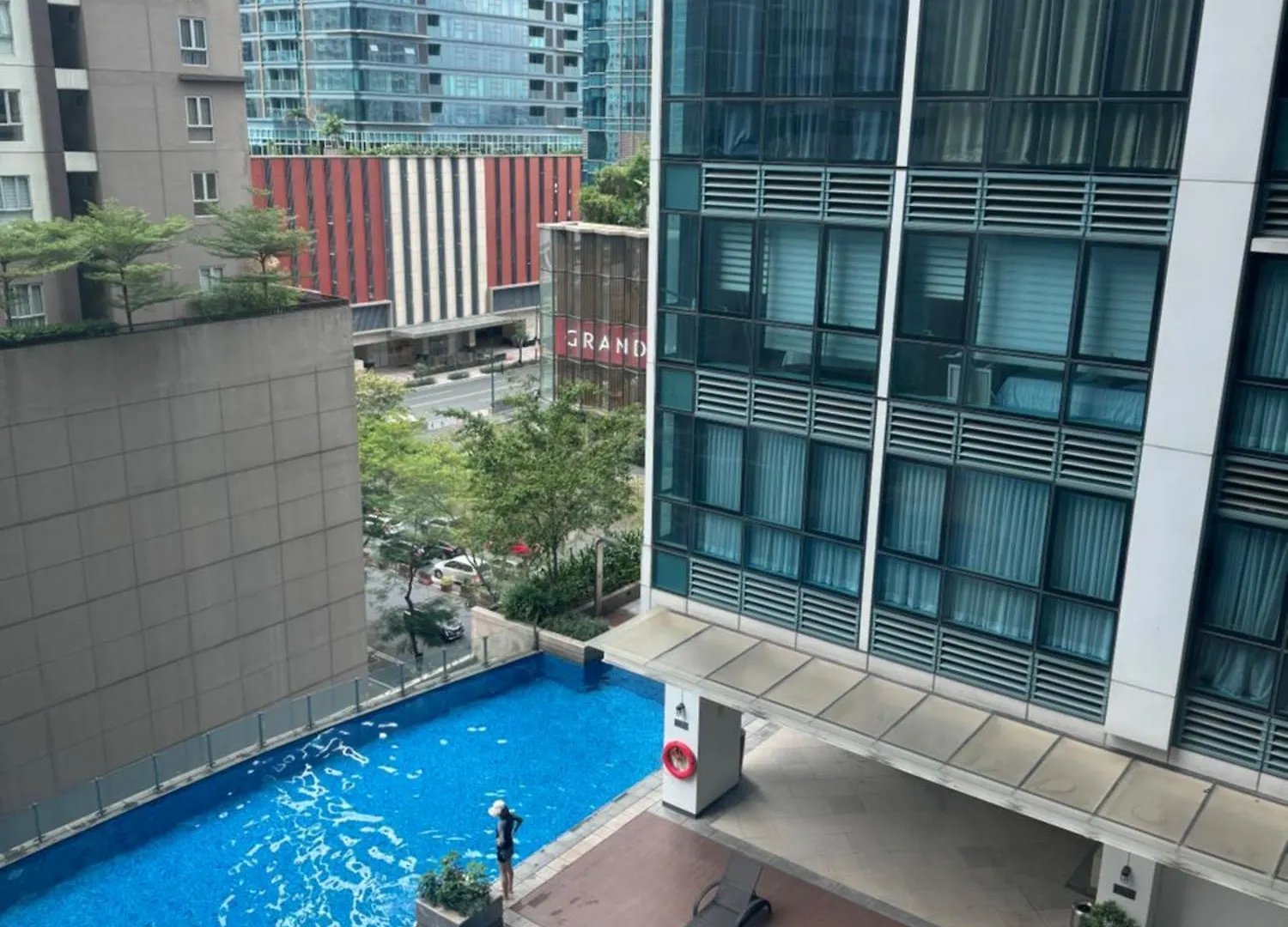 Aparthotel Serenitypads Makati City