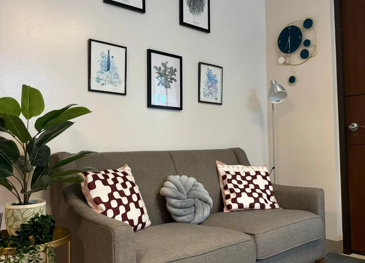Serenitypads Makati City Aparthotel