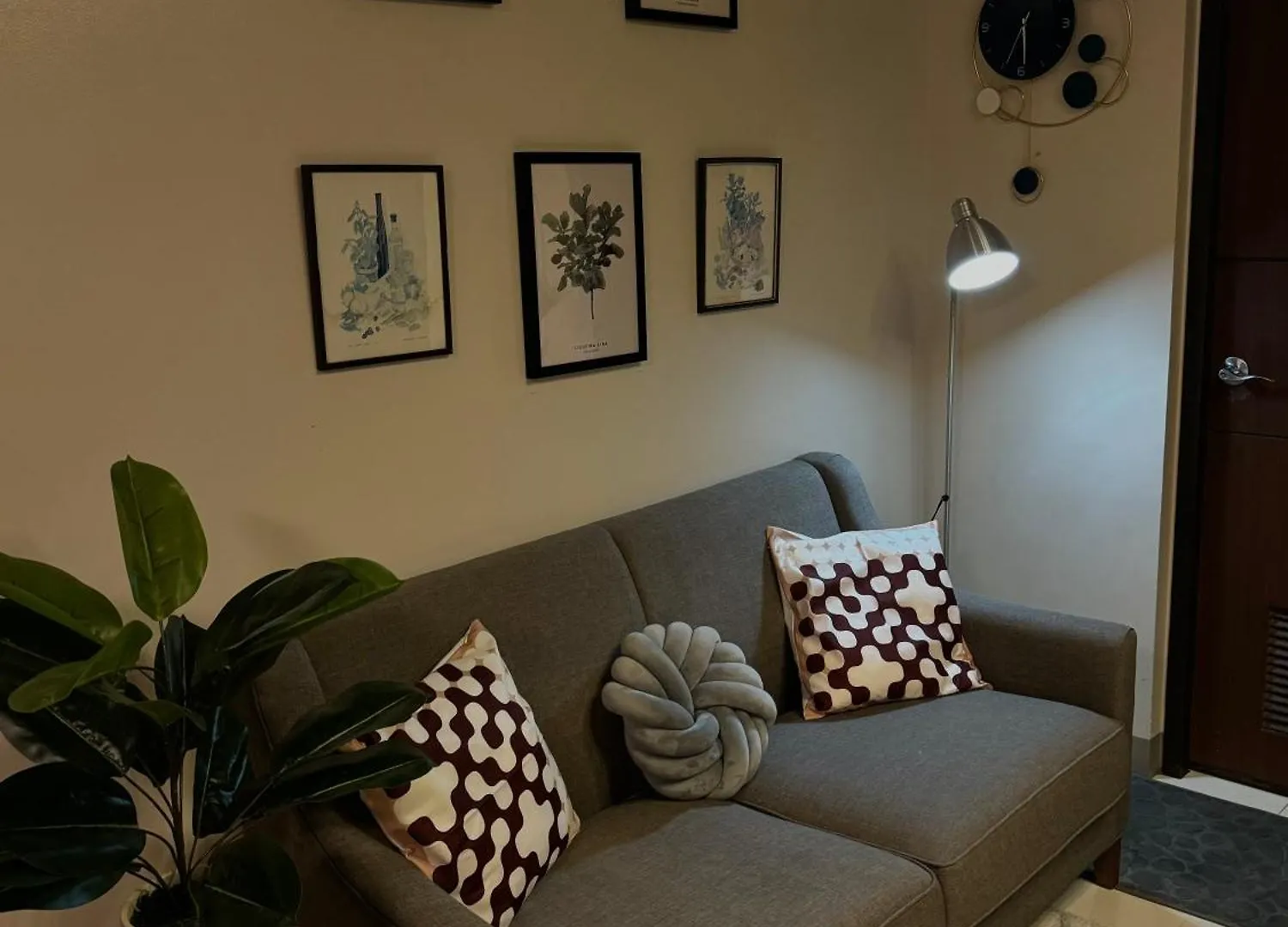 Aparthotel Serenitypads Makati City